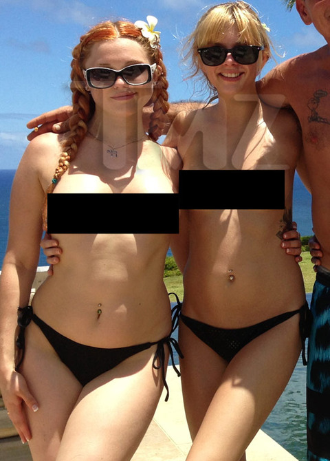 charlie-sheen-angels-topless-photos-03-480w.jpg