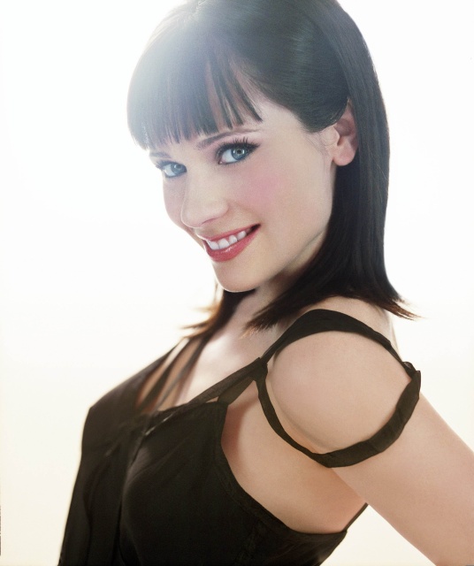 zooey_deschanel_sexy_unknown_shoot_SzKBSbP.sized.jpg