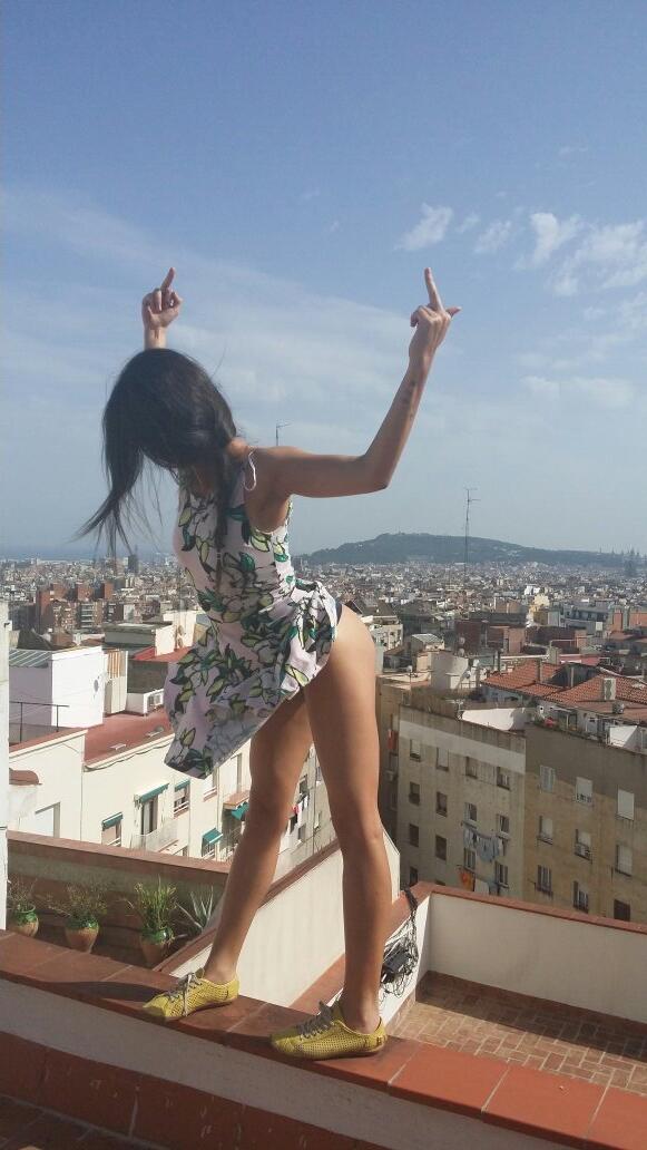 BpnvckyCEAAKBS_.jpg large.jpeg