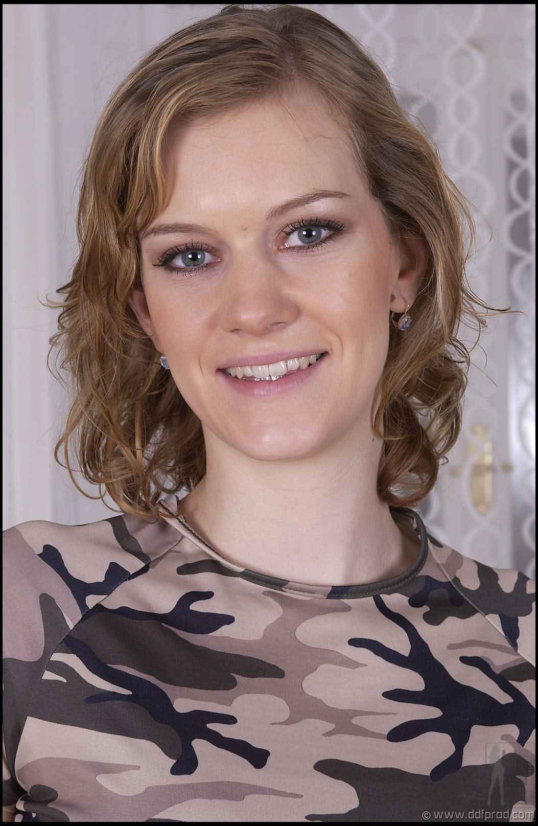 351casp001p_321.jpg