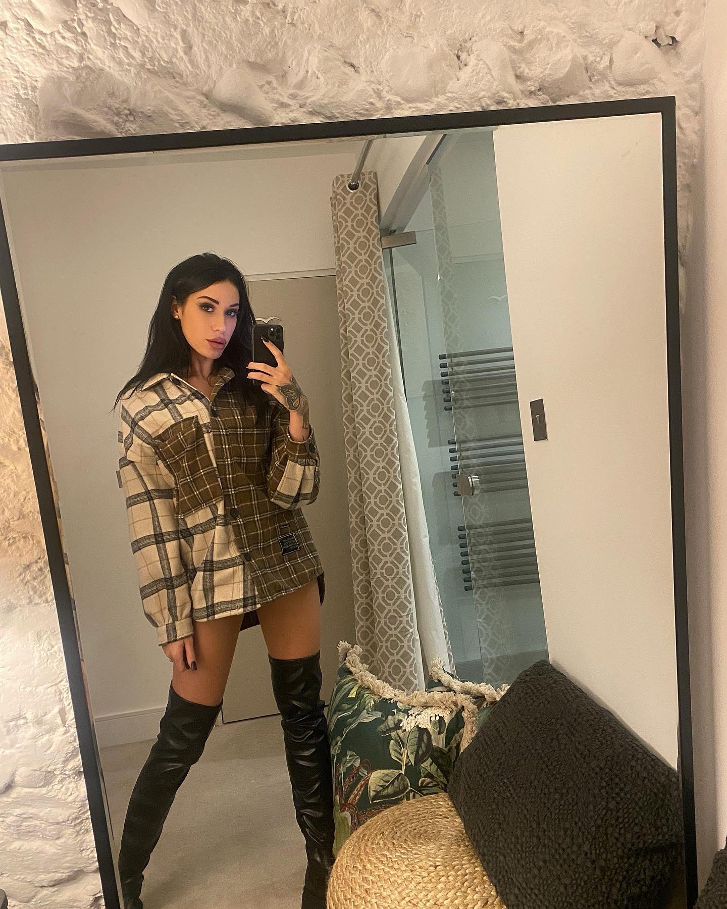 Nov 15,2021_Lola Bellucci_A.jpeg