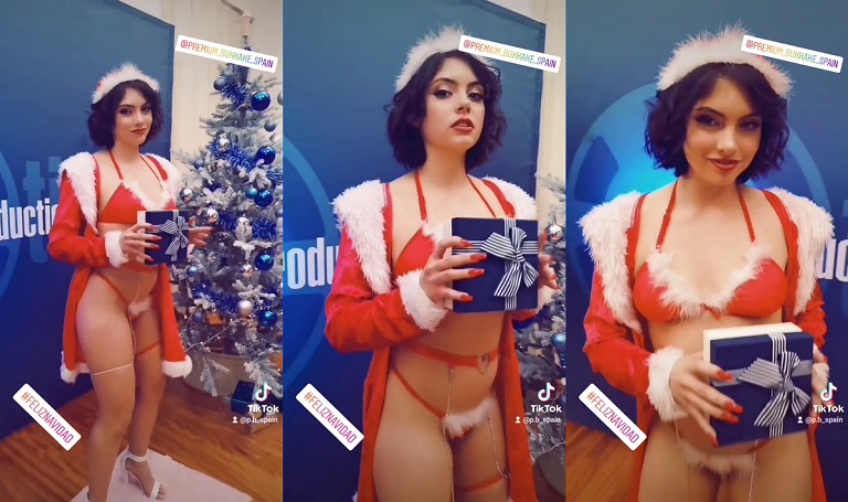 XmasHottie.jpg