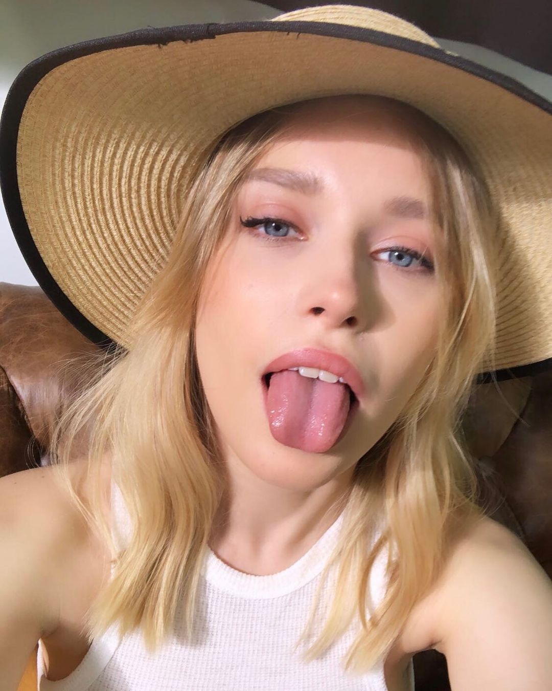 Freya-Mayer-Wallpapers-Insta-Fit-Bio-1.jpeg