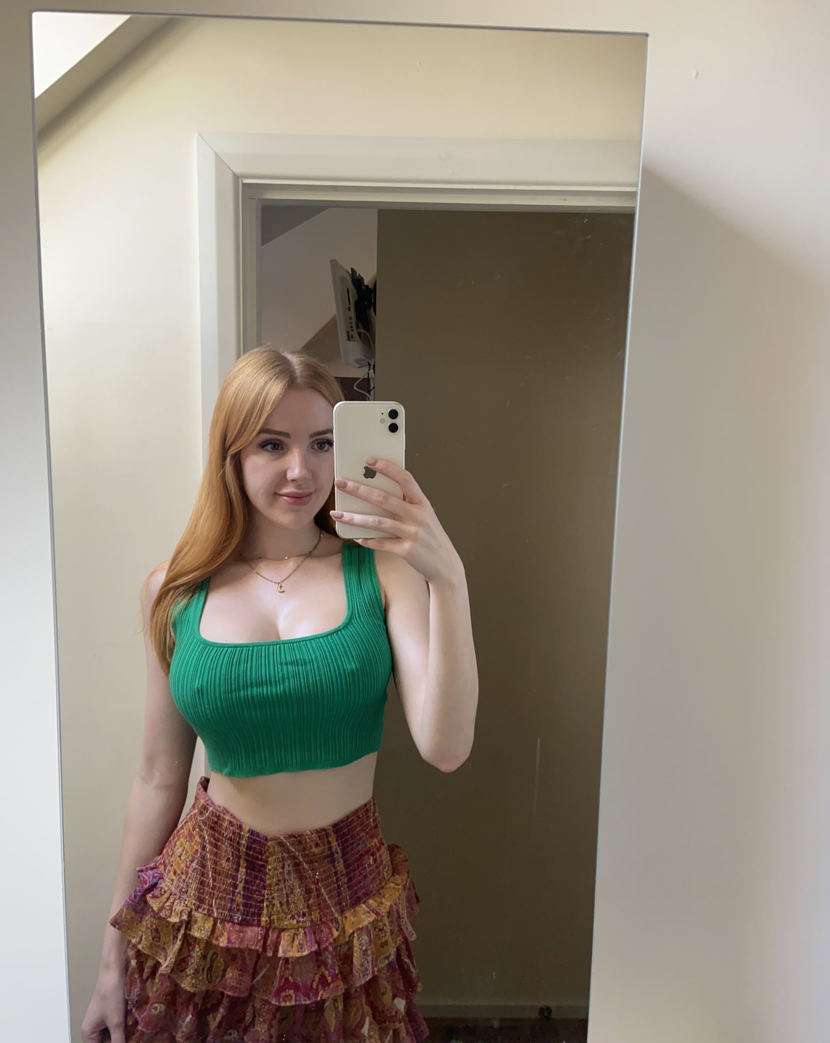 Scarlett_Jones.jpg