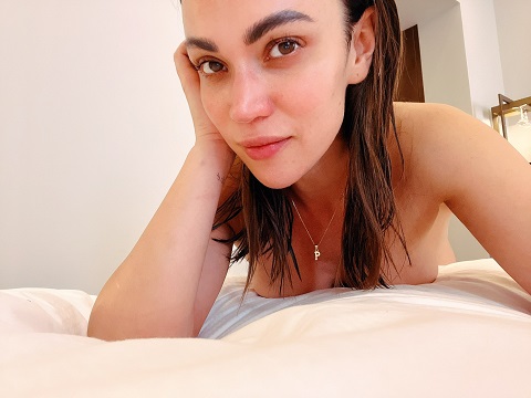 Alyssa in Madrid_480p.jpg