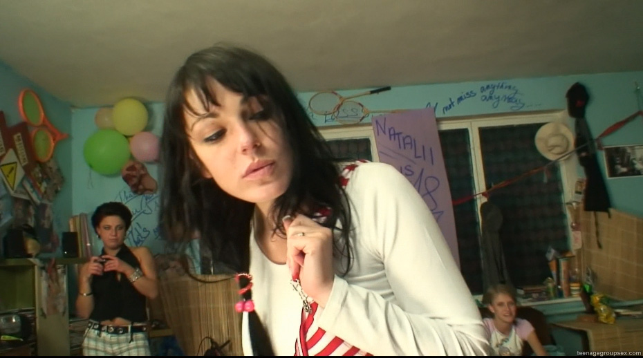 brunette.jpg